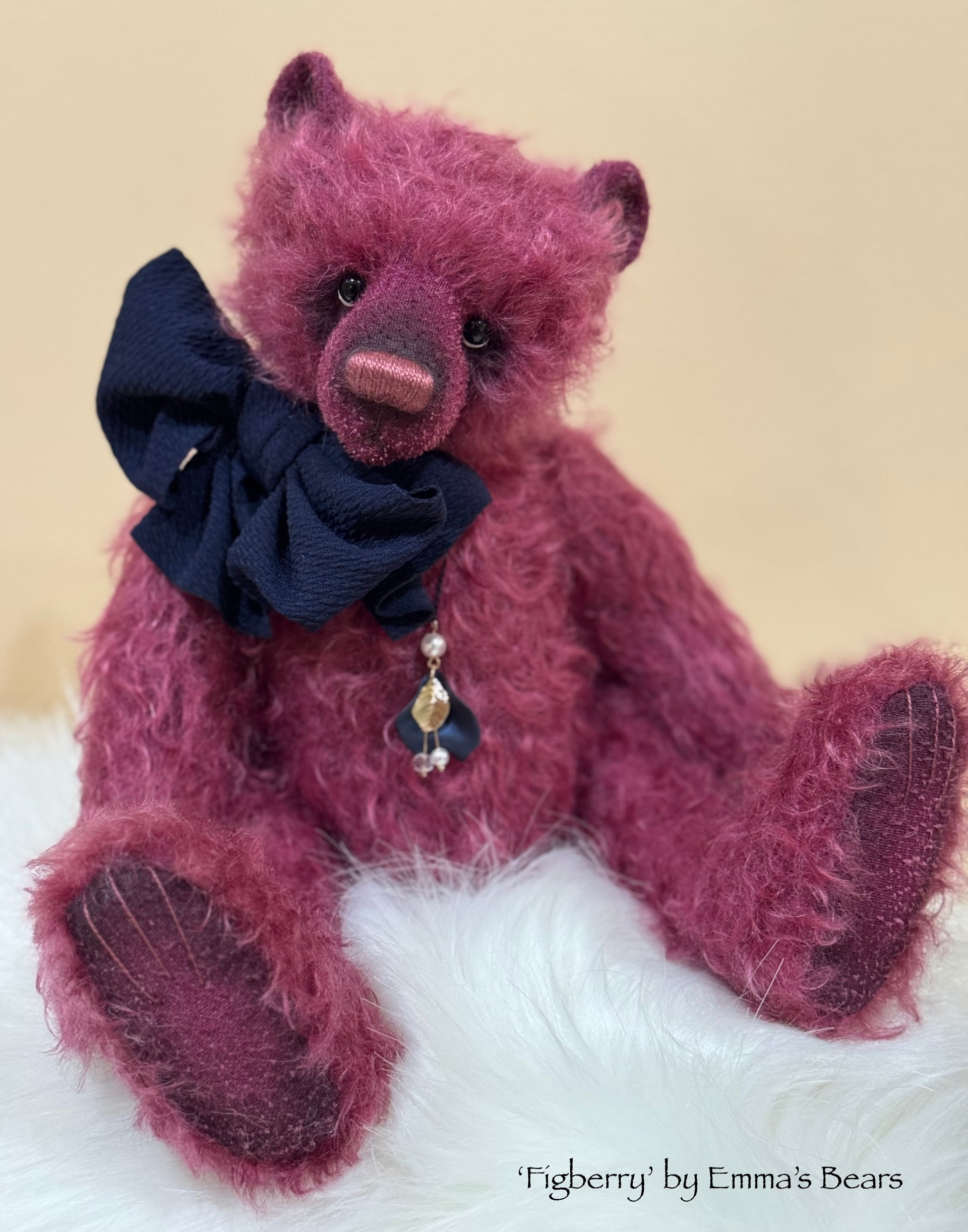 Figberry - 13" Traditional mohair bear by Emma's Bears - OOAK