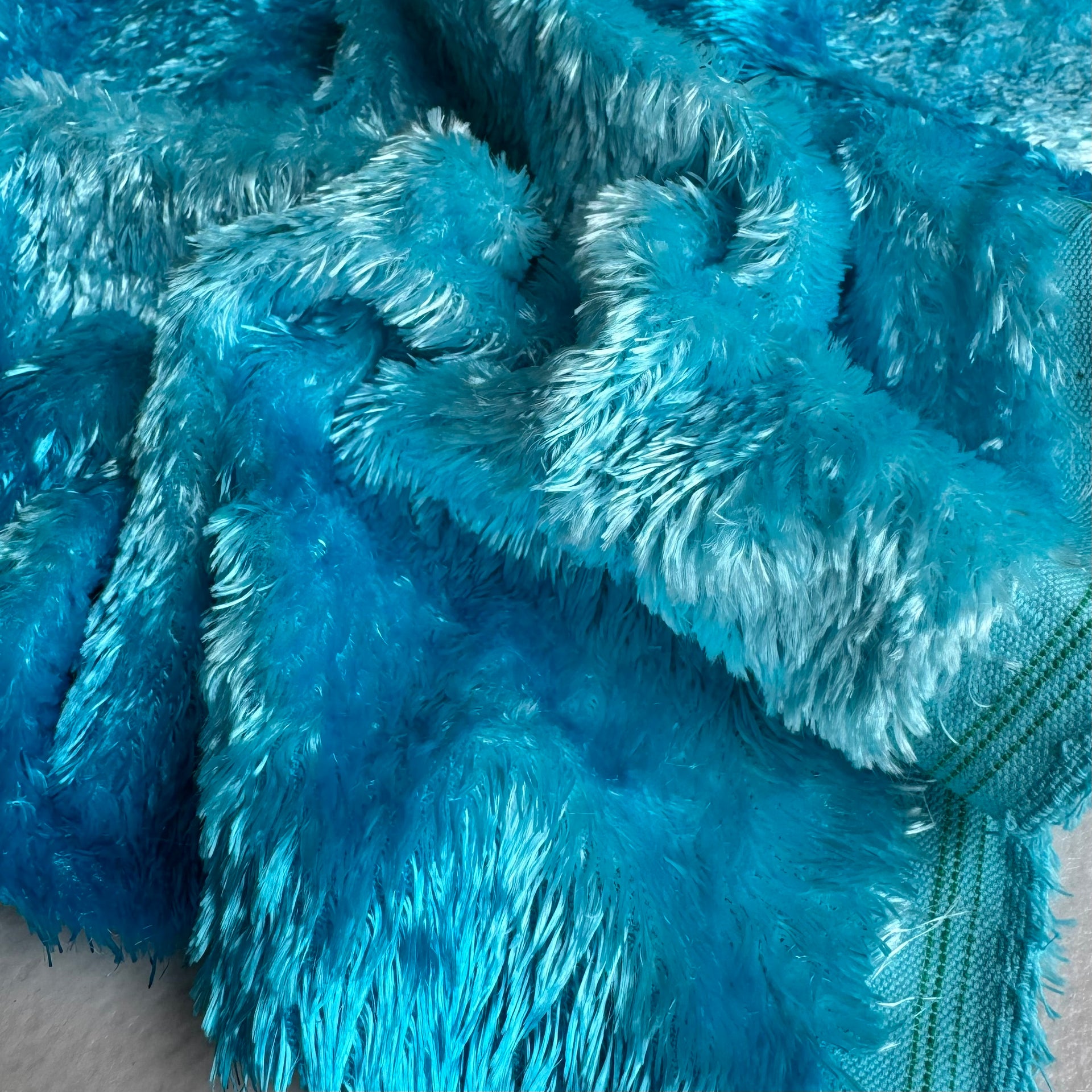 Curly Viscose - Hand Dyed Crystal Blue Batik - Fat 1/8m - FEB003