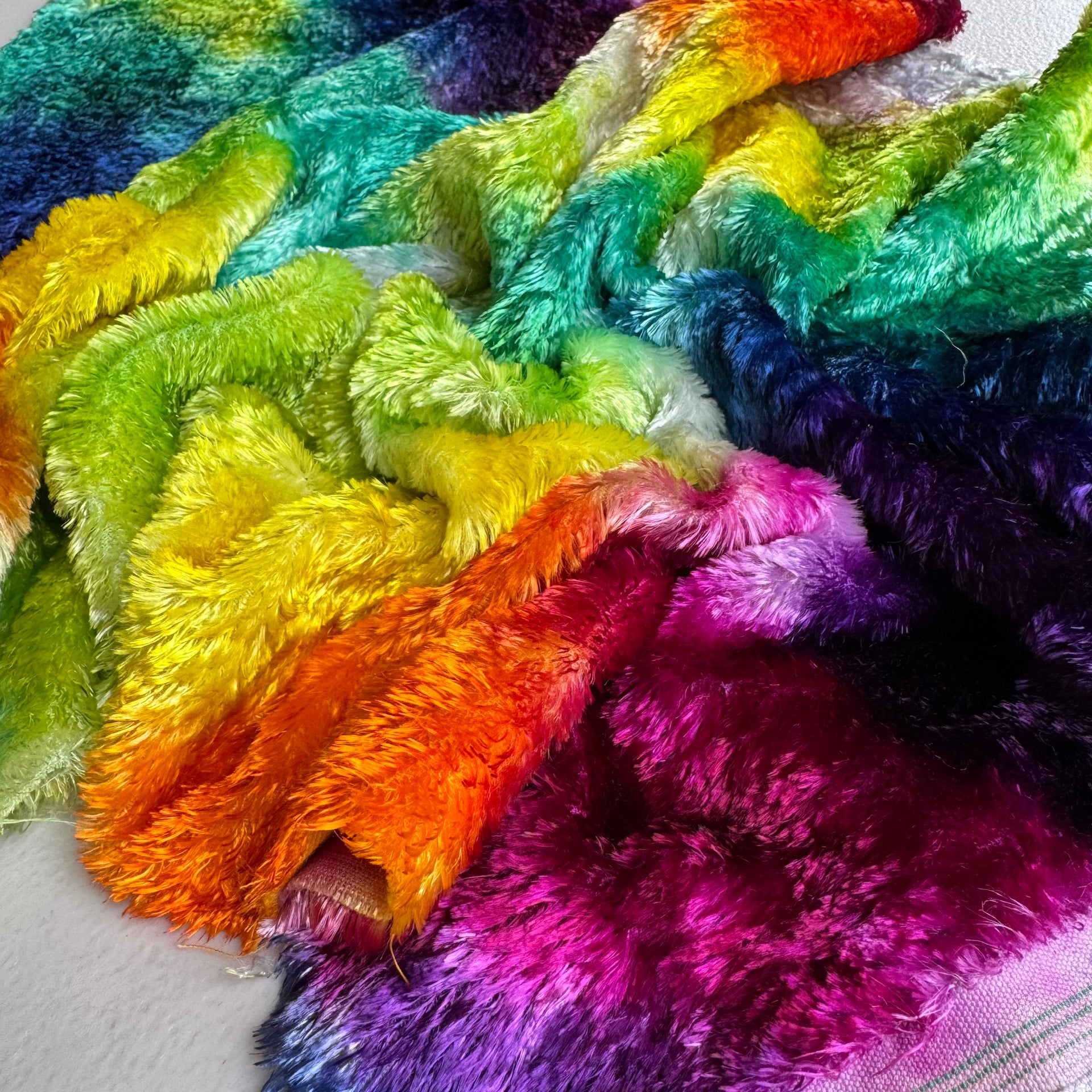 Curly Viscose - Hand Dyed Joyous - Fat 1/4m - FEB014