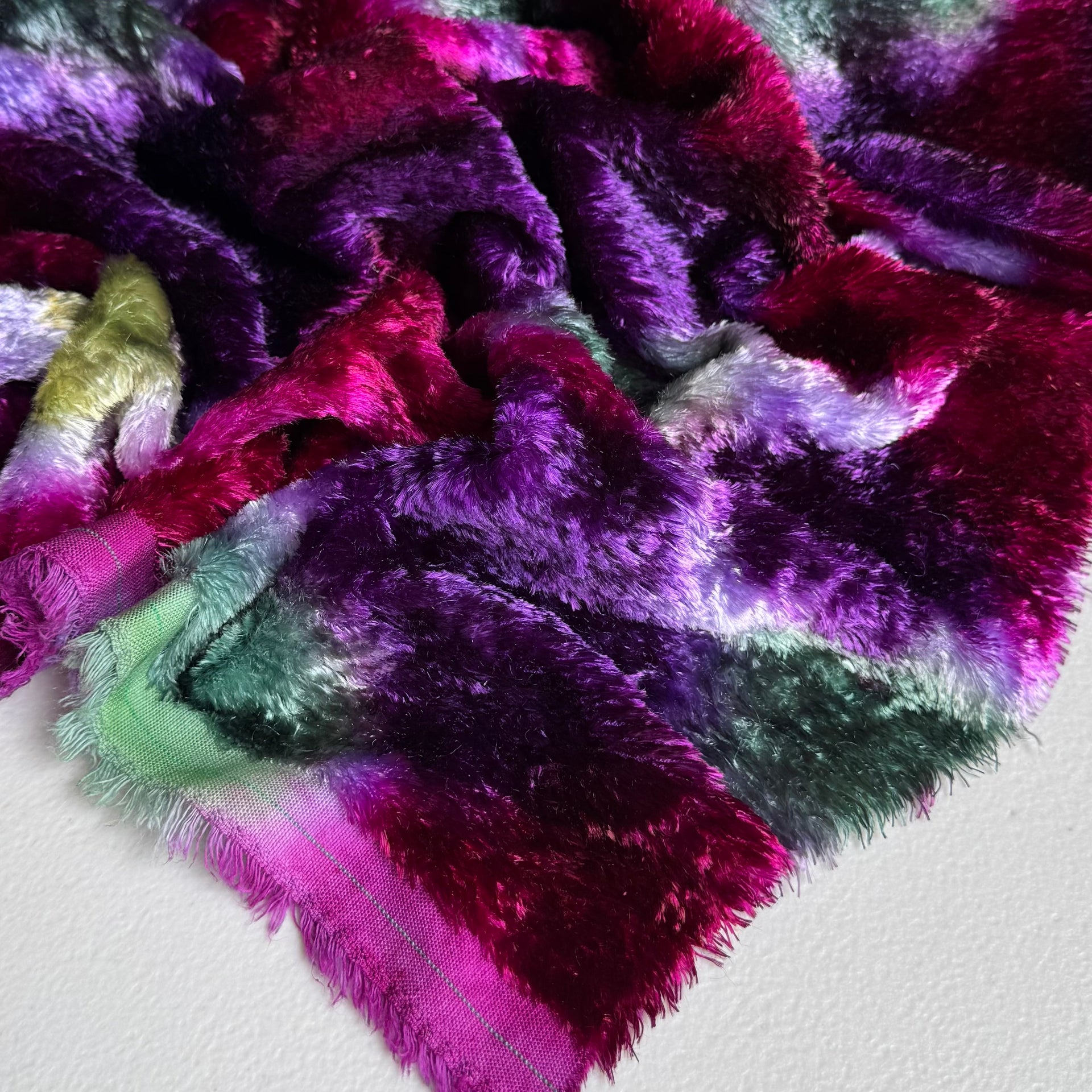 Curly Viscose - Hand Dyed Dark Magnificence - Fat 1/4m - FEB015