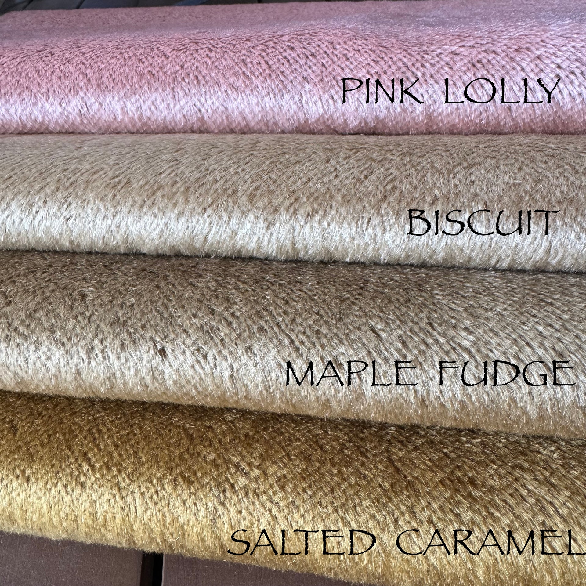 Biscuit - Straight pile 8mm Mohair