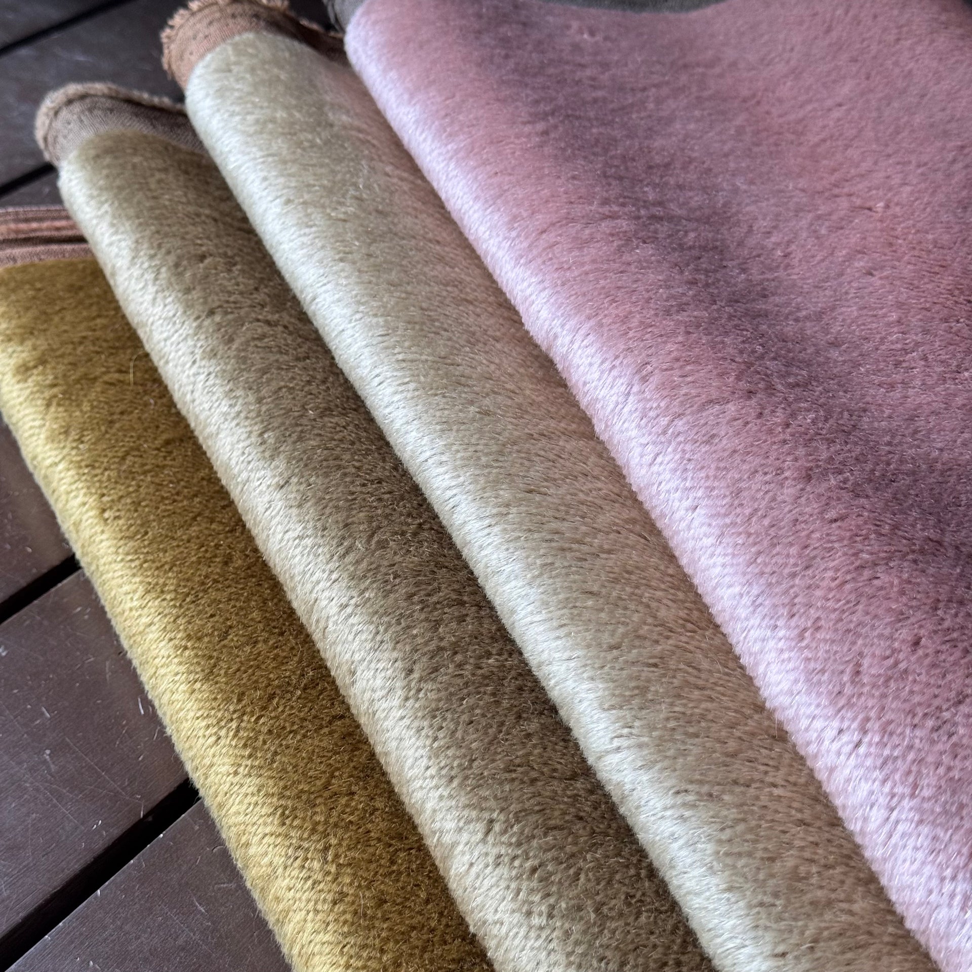 Biscuit - Straight pile 8mm Mohair