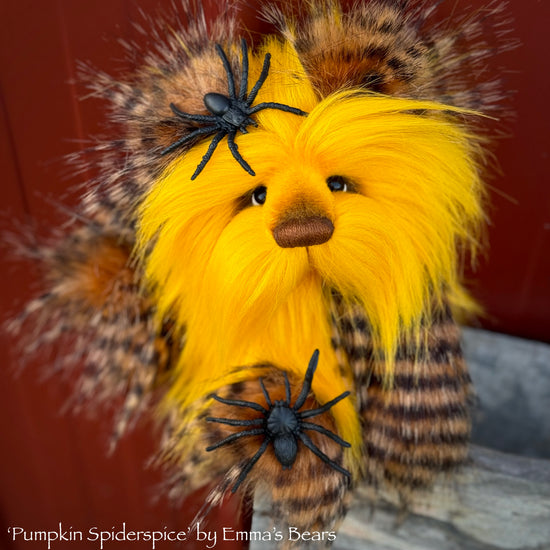 Pumpkin Spiderspice - 9" faux fur Artist Bear by Emma's Bears - OOAK