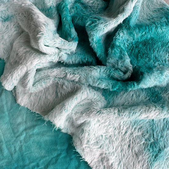 Standard Viscose - Hand Dyed Turquoise Splash - Fat 1/4m - DEC035