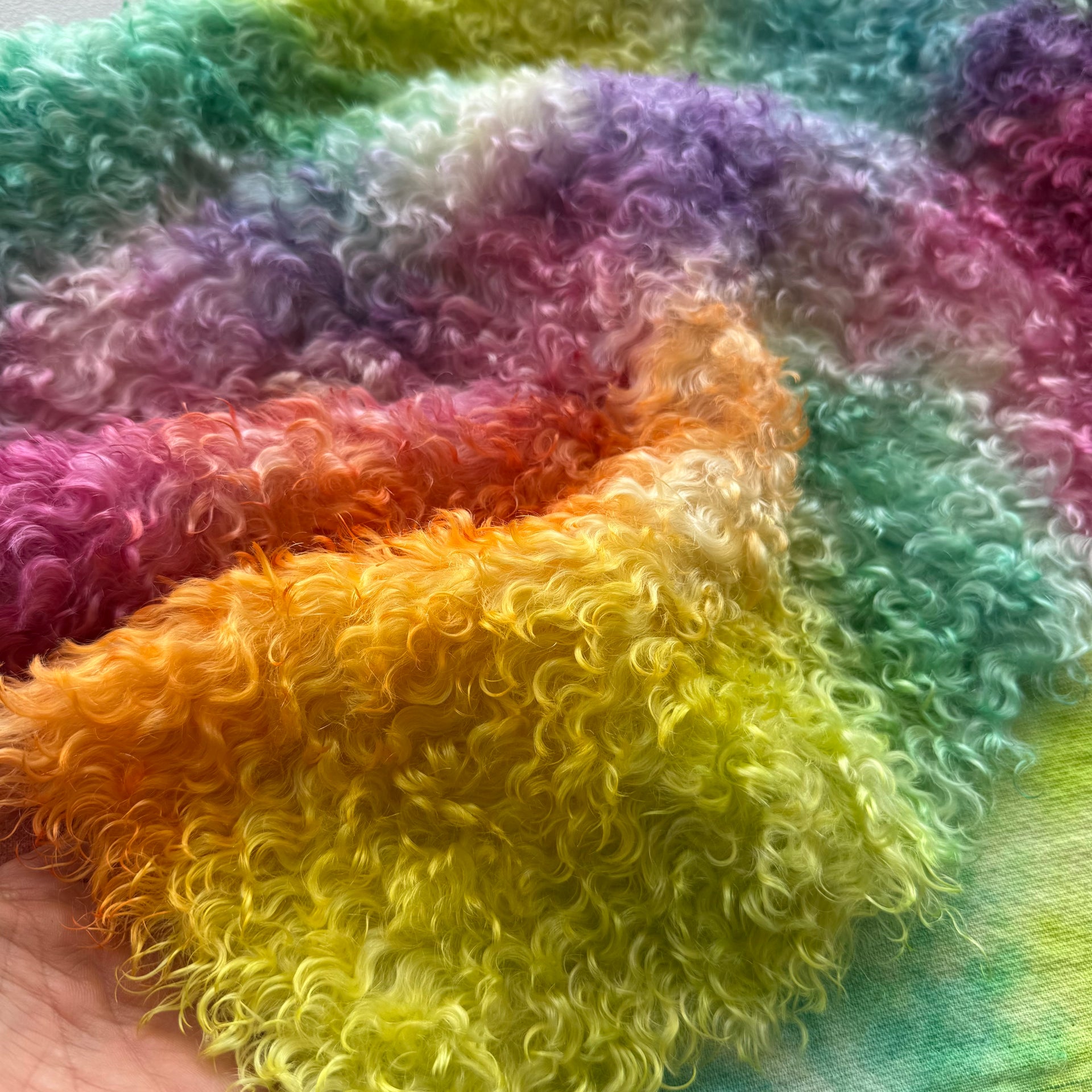 Schulte Super Curls - Hand Dyed Princess Rainbow - Fat 1/2m - DEC181