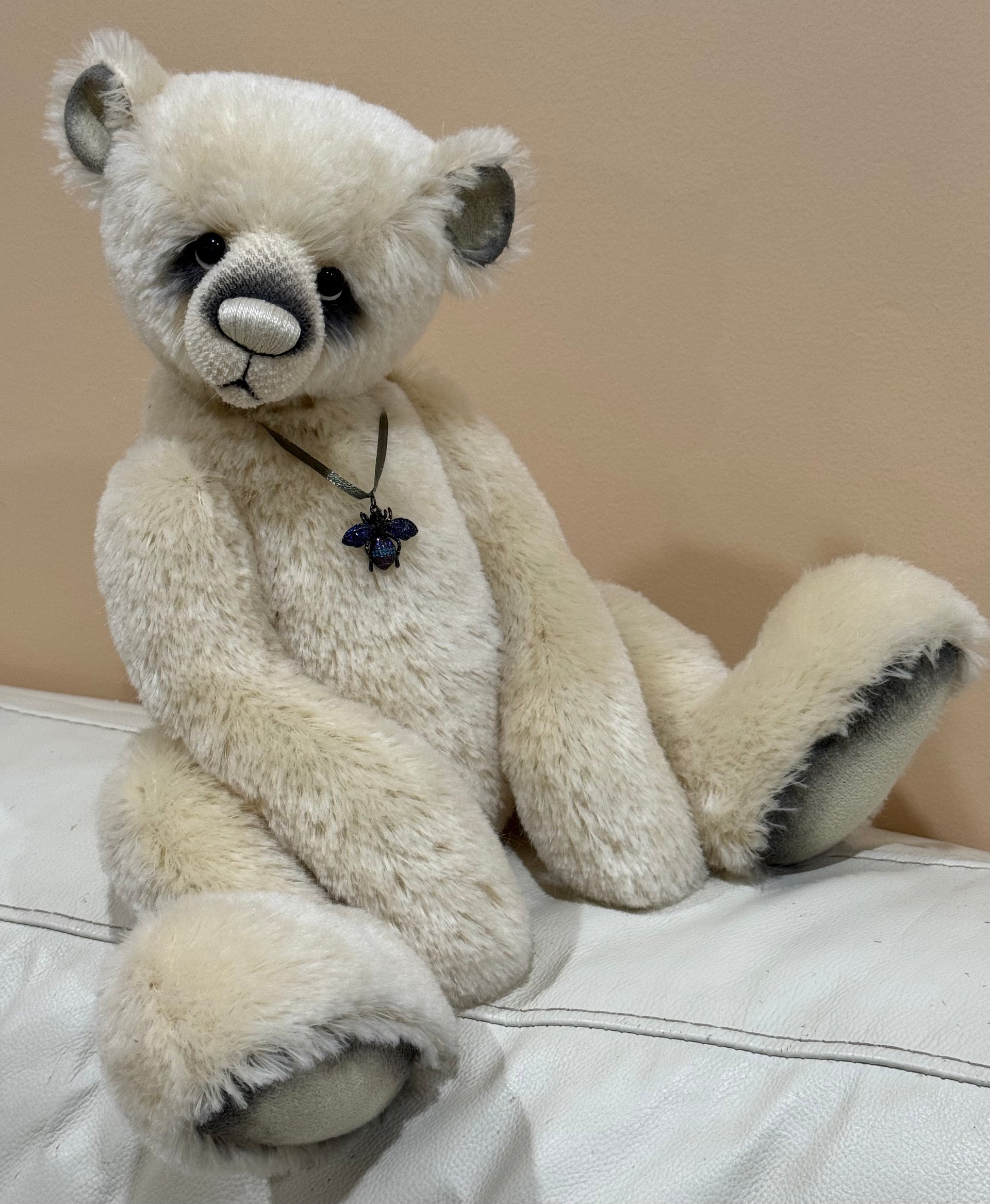 Bumbleghost - 16" Traditional mohair bear by Emma's Bears - OOAK