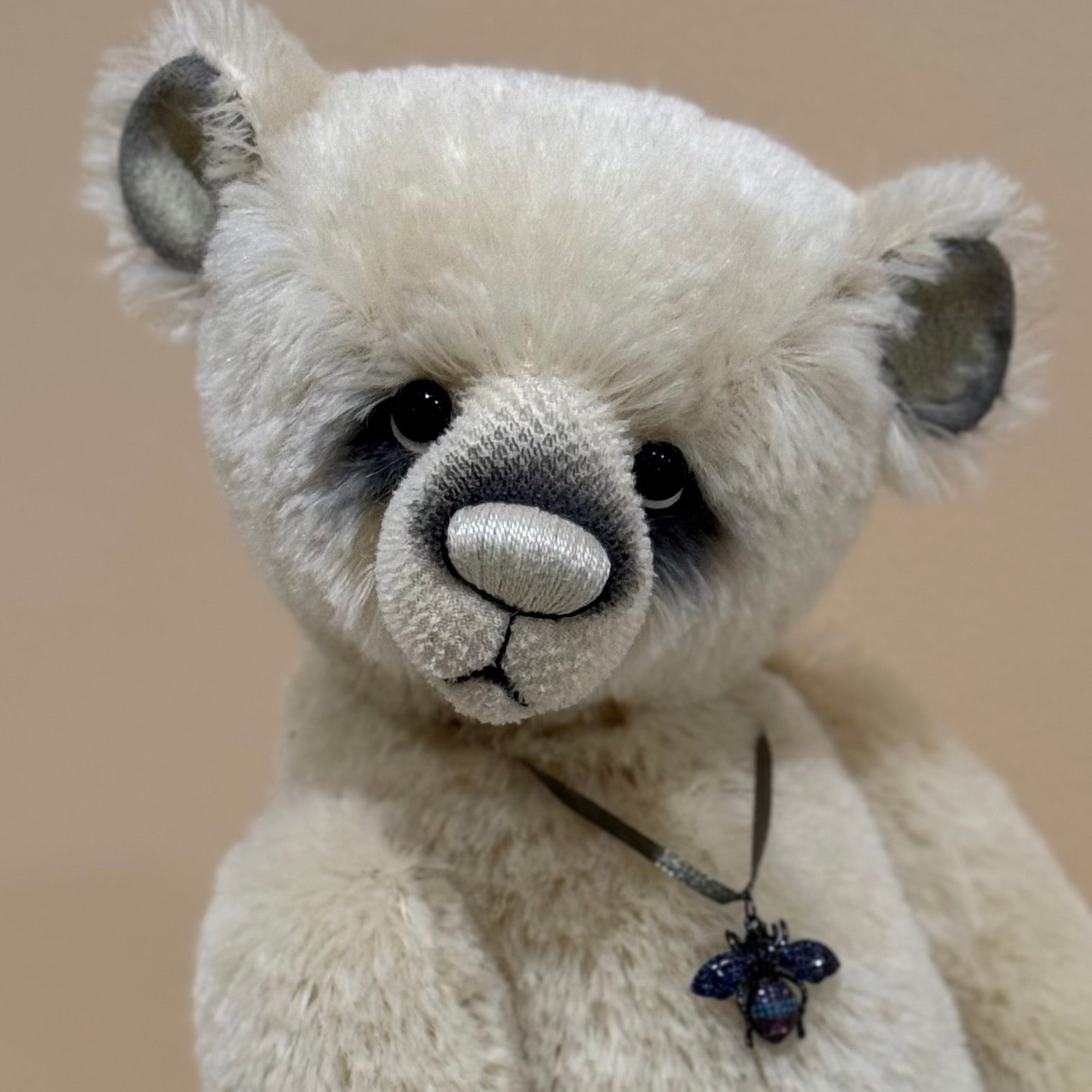 Bumbleghost - 16" Traditional mohair bear by Emma's Bears - OOAK