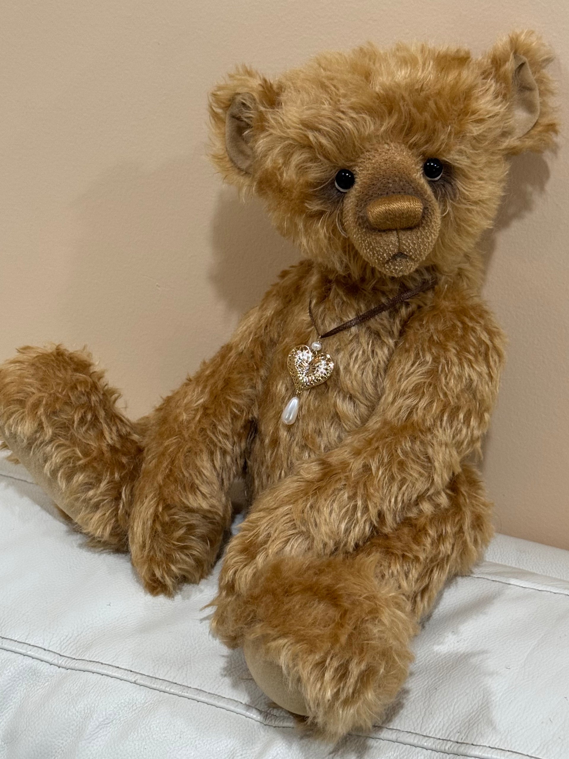 Whistlewhisk - 16" Traditional mohair bear by Emma's Bears - OOAK