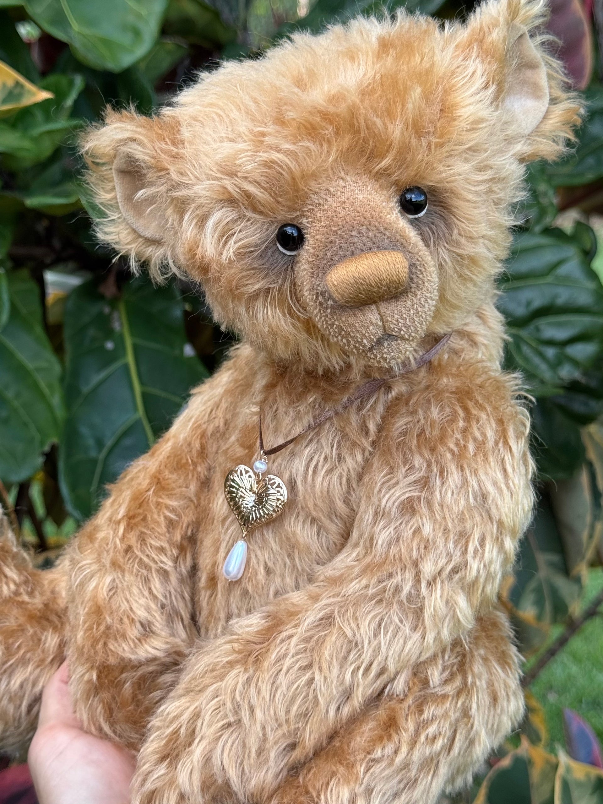 Whistlewhisk - 16" Traditional mohair bear by Emma's Bears - OOAK