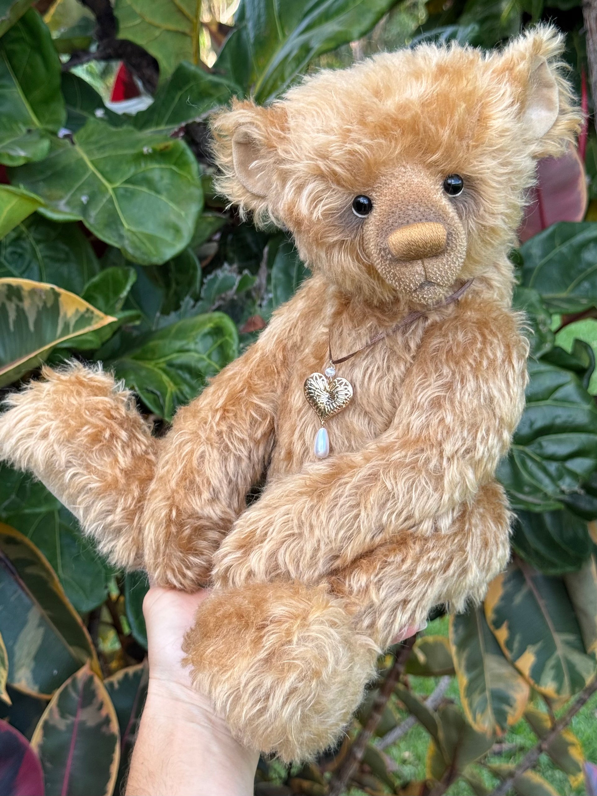 Whistlewhisk - 16" Traditional mohair bear by Emma's Bears - OOAK