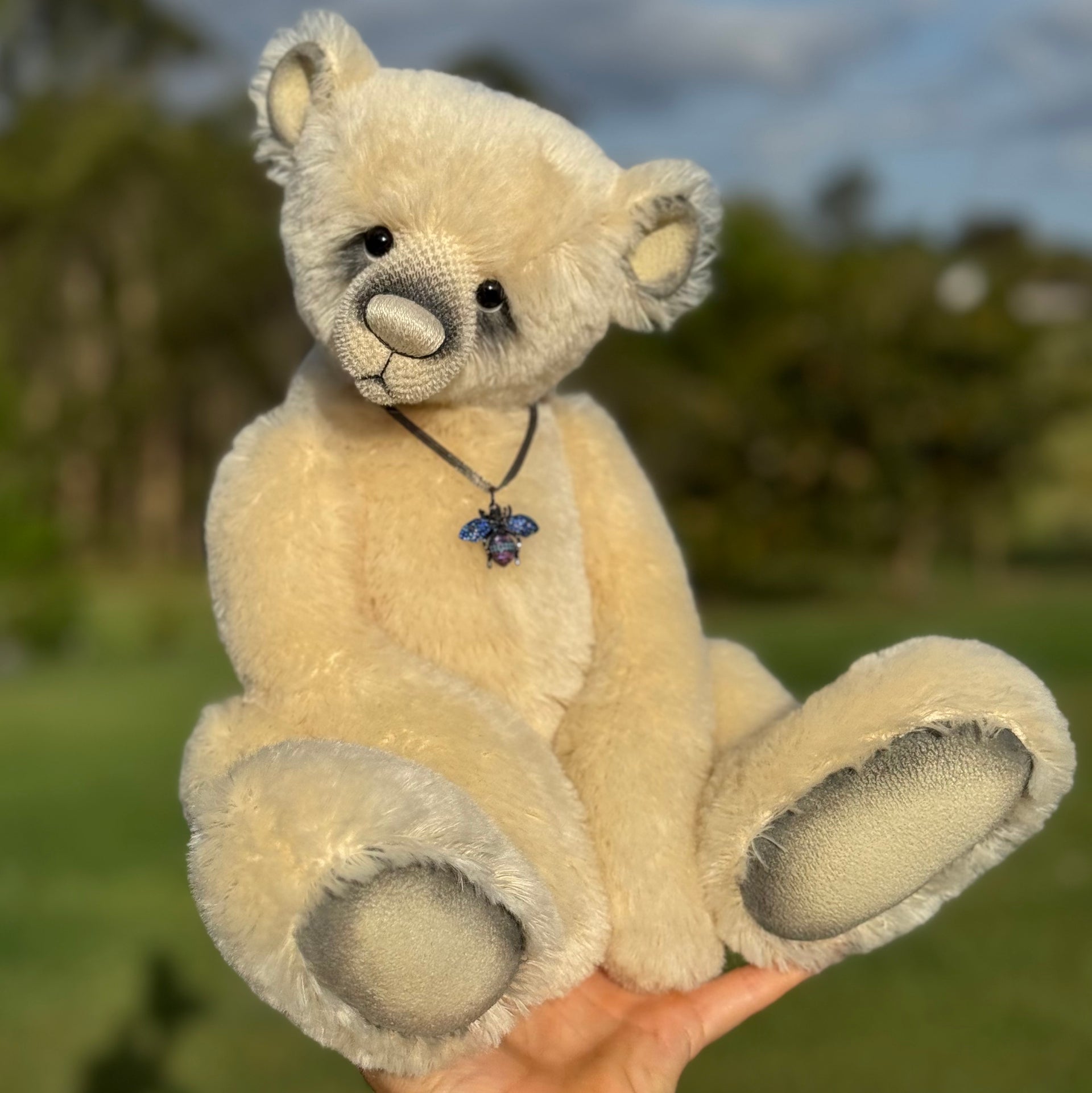 Bumbleghost - 16" Traditional mohair bear by Emma's Bears - OOAK